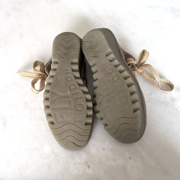 Like new! Fly London Yaba lace up wedge ankle boot suede (grey / stone / taupe) - Picture 11 of 12